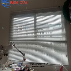 Rèm sáo nhôm màu trắng
