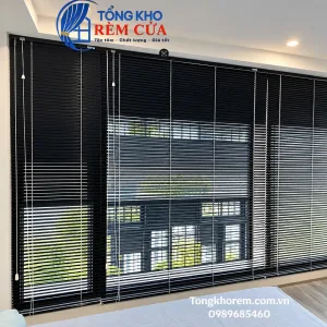 Rèm sáo nhôm màu đen hiện đại cho cửa sổ